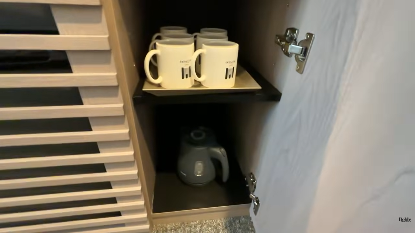 MONday舞浜　客室　コーナースイートルーム