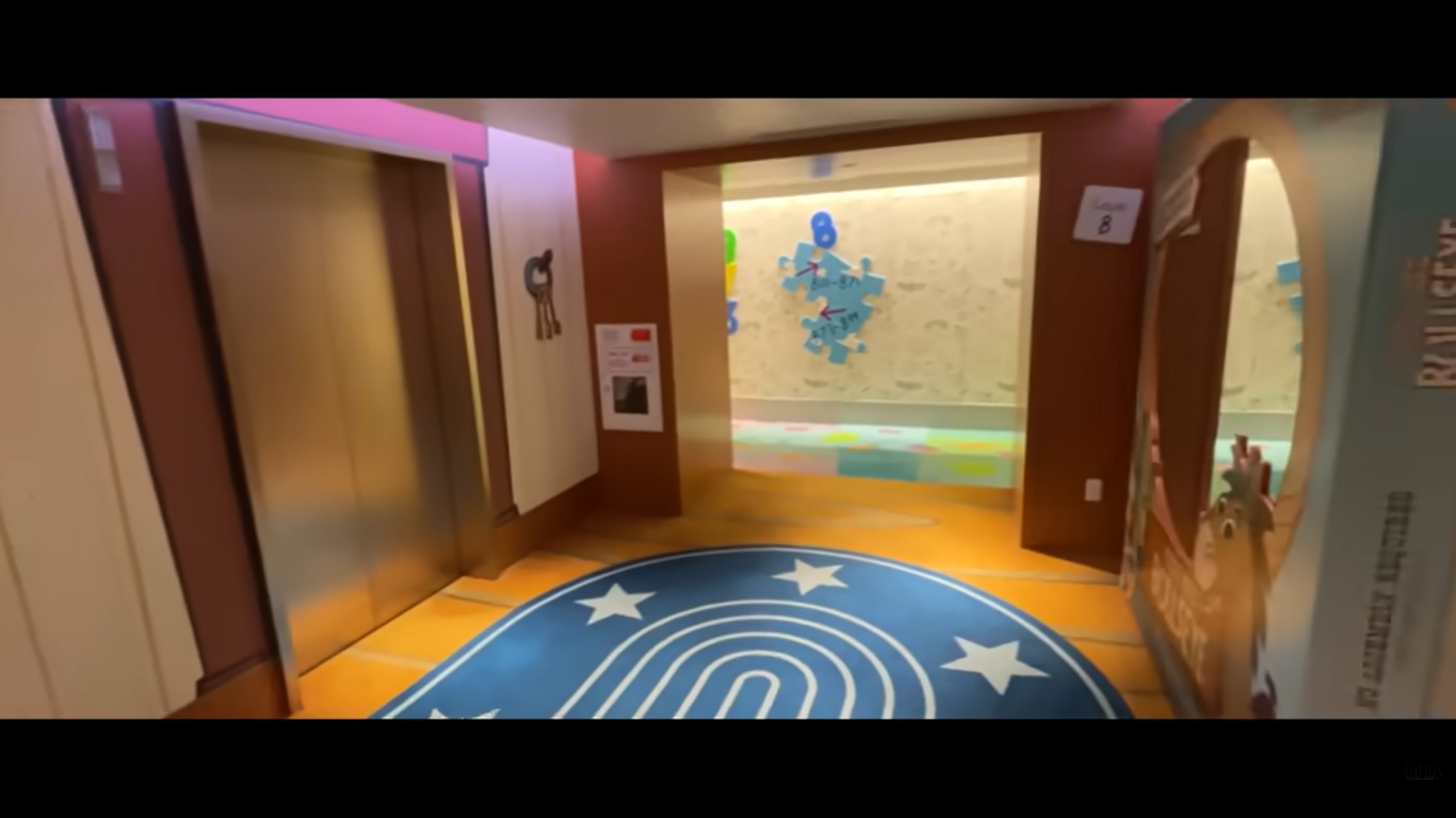 トイ・ストーリーホテル　客室　スタンダードルーム　ベイビュー