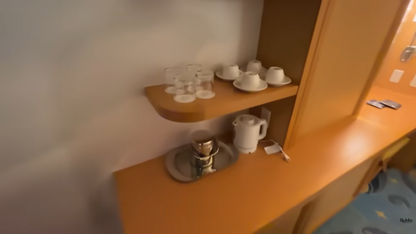 ディズニーアンバサダーホテル　ミッキールーム　魔法使いの弟子　客室