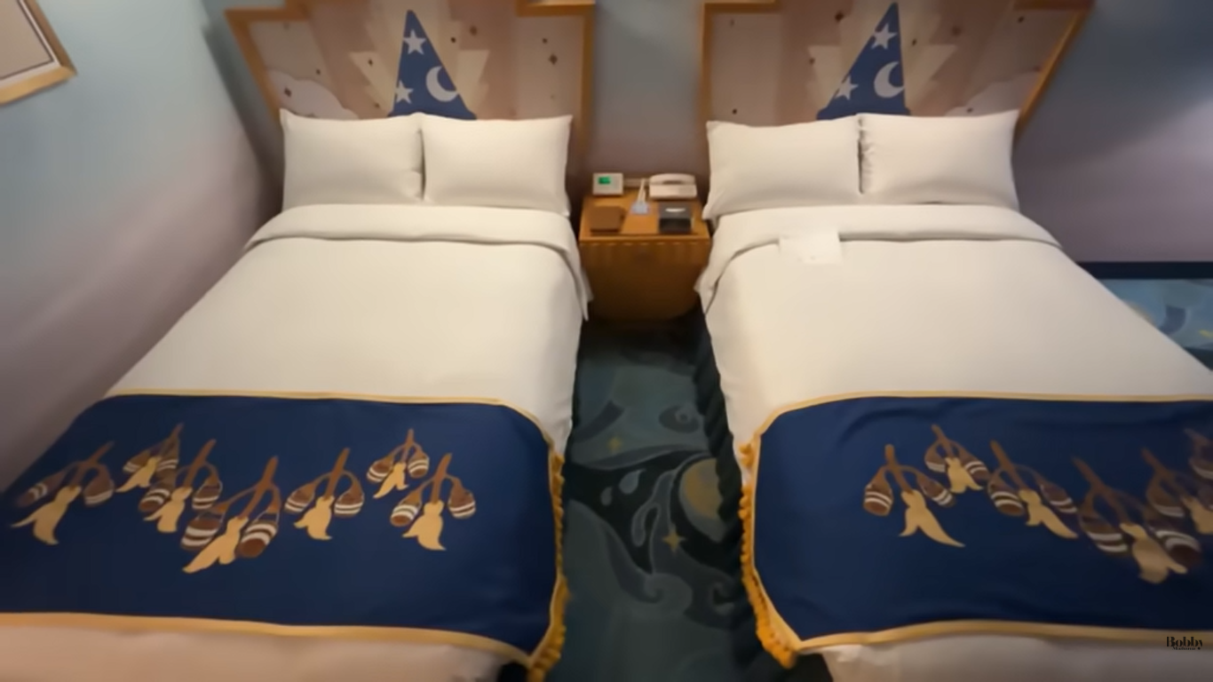 ディズニーアンバサダーホテル　ミッキールーム　魔法使いの弟子　客室