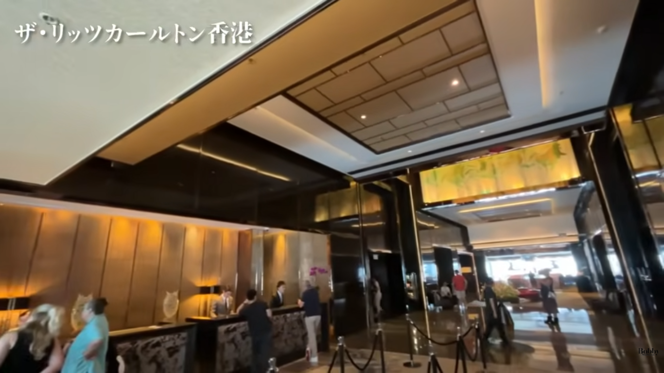 ザ・リッツカールトン香港 デラックスゲストルーム ビクトリアハーバービュー 客室
