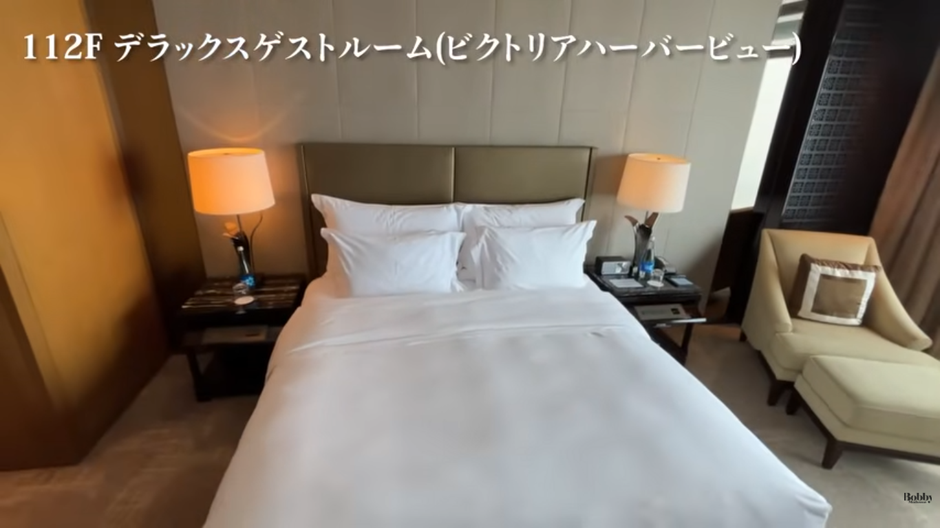 ザ・リッツカールトン香港 デラックスゲストルーム ビクトリアハーバービュー 客室