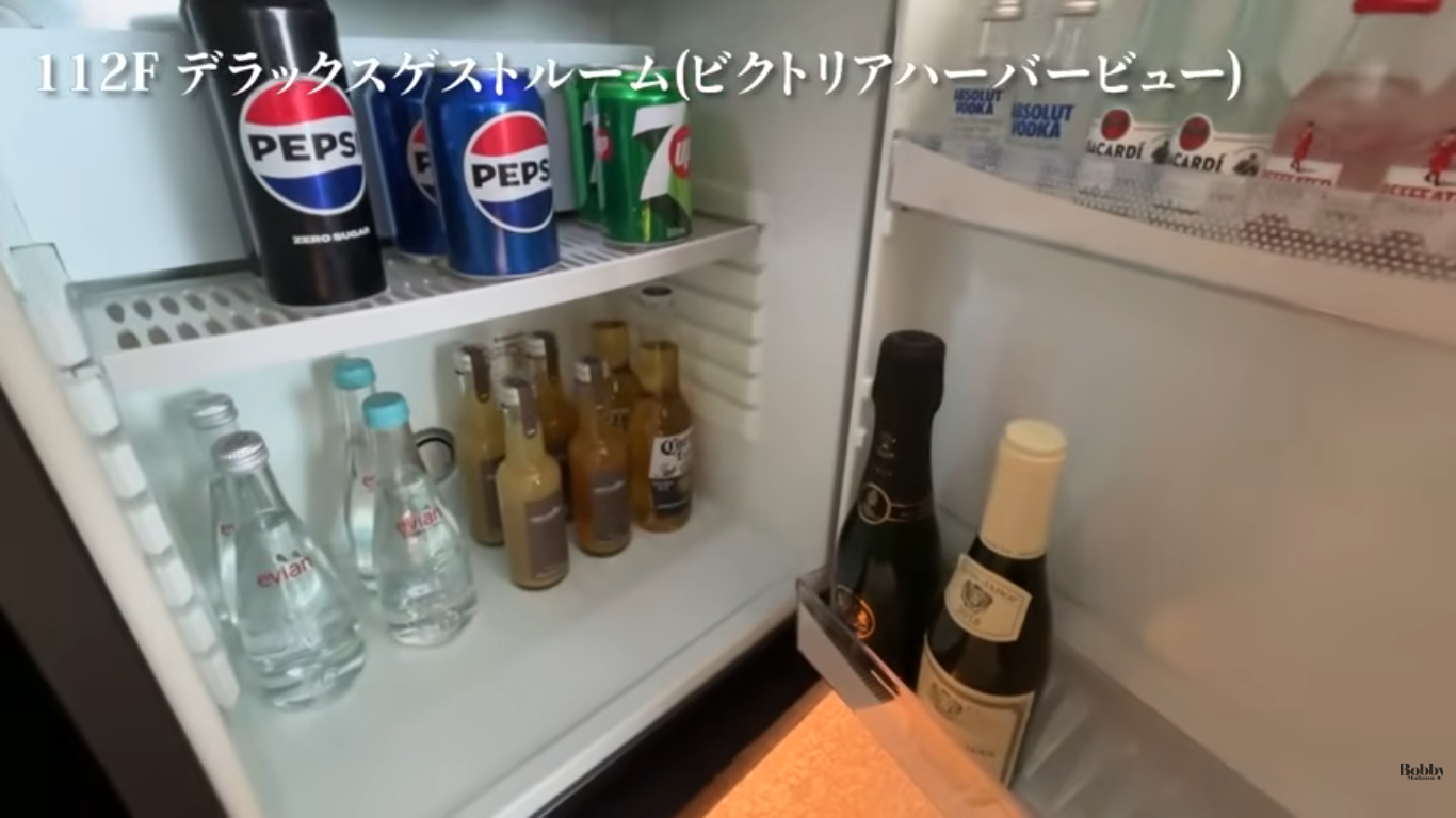 ザ・リッツカールトン香港 デラックスゲストルーム ビクトリアハーバービュー 客室