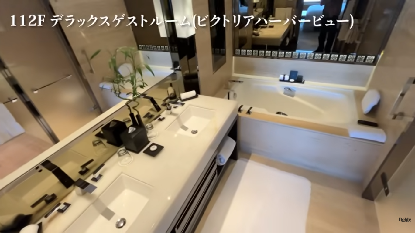 ザ・リッツカールトン香港 デラックスゲストルーム ビクトリアハーバービュー 客室