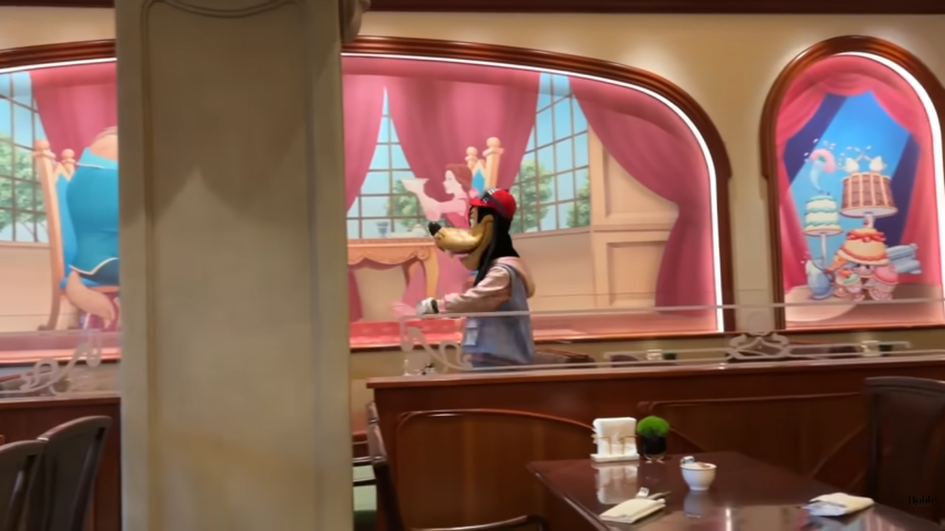 上海ディズニーランドホテル　朝食ブッフェ　キャラクターグリーティング