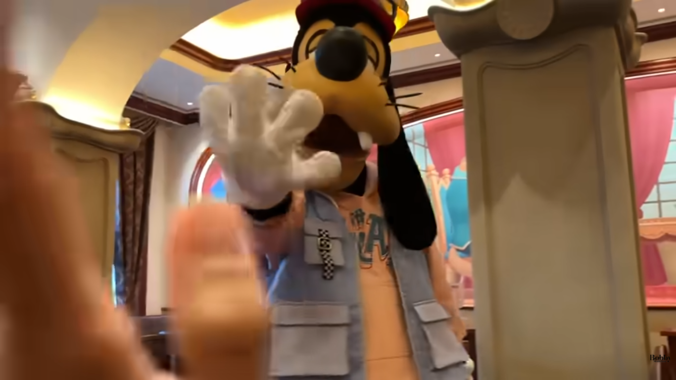 上海ディズニーランドホテル 朝食ブッフェ キャラクターグリーティング