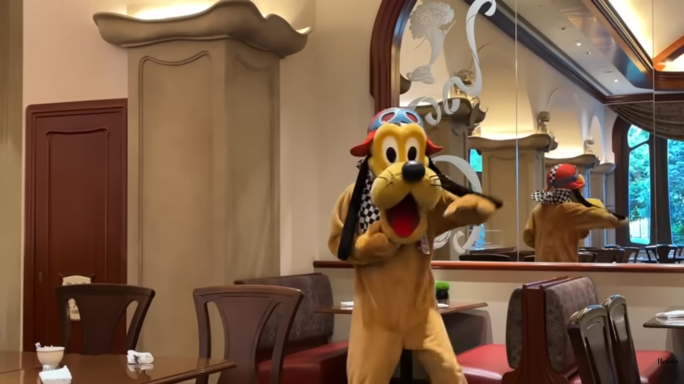 上海ディズニーランドホテル　朝食ブッフェ　キャラクターグリーティング