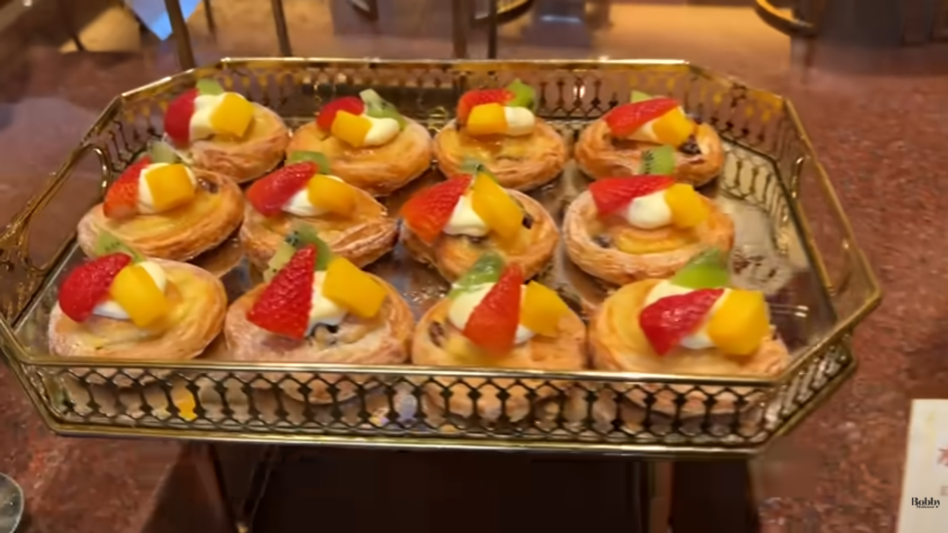 上海ディズニーランドホテル　朝食ブッフェ　キャラクターグリーティング