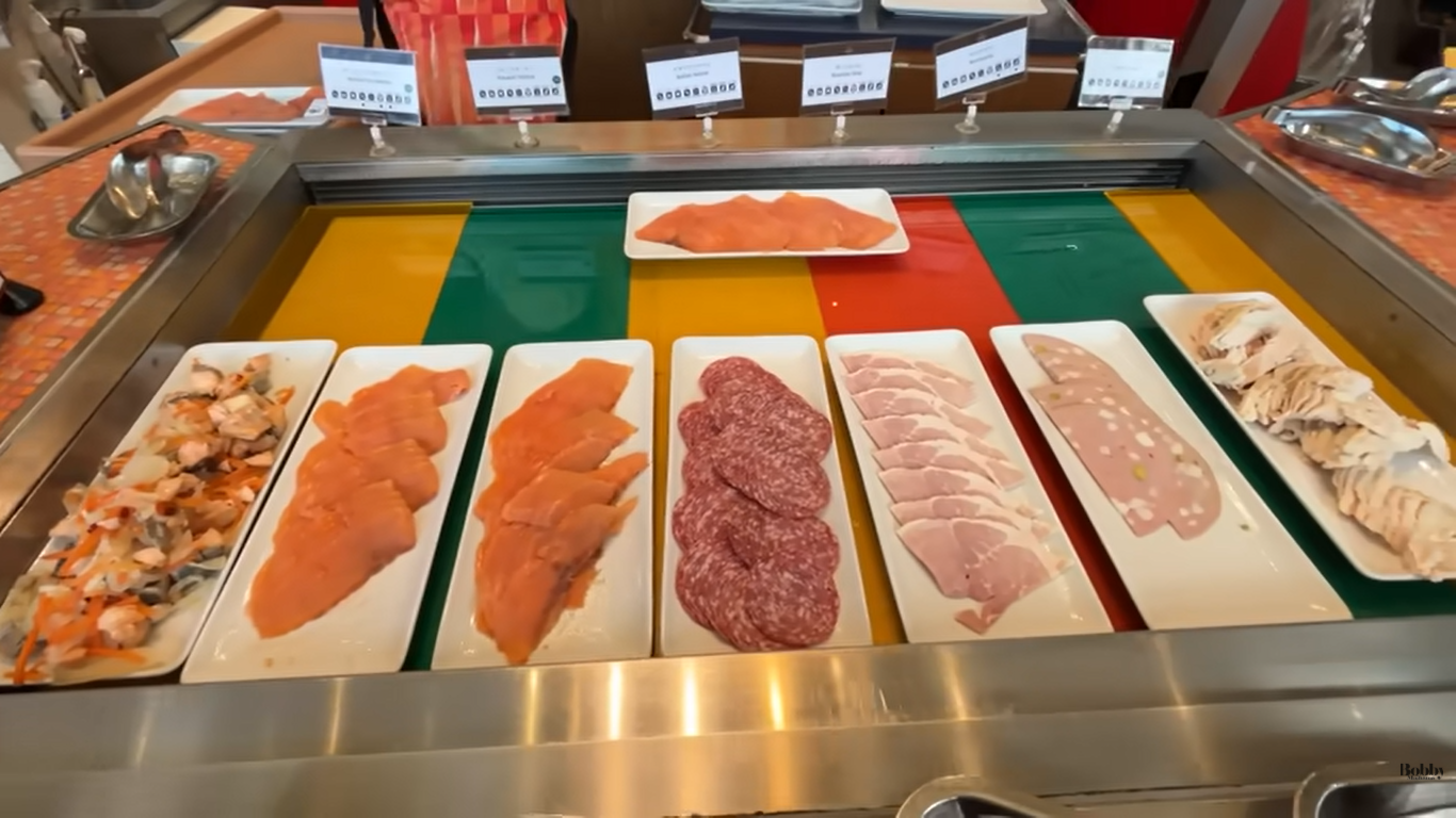 シェラトン・グランデ・トーキョーベイ・ホテル　朝食ブッフェ　グランカフェ