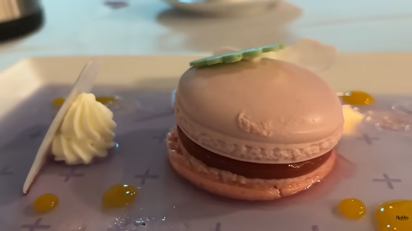 ディズニーランドホテル　ルームサービス　スペシャルディナーセット